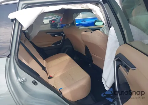 2021 Toyota Rav4 Xle z USA, uszkodzony, nr VIN 2T3P1RFV1MC141164